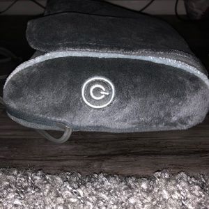 Portable back/shoulder massager